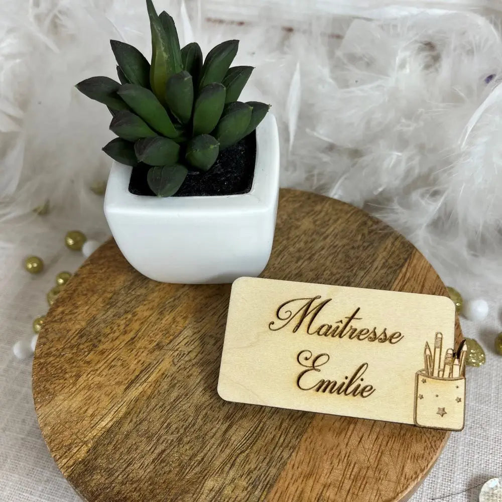Cake topper en bois sur mesure Laurie déco et lumières