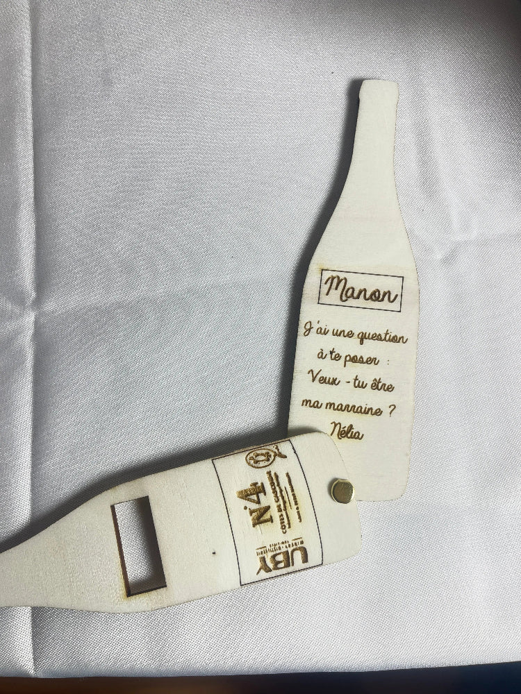 Carte annonce bouteille de vin personnalisée Laurie Déco et Lumières