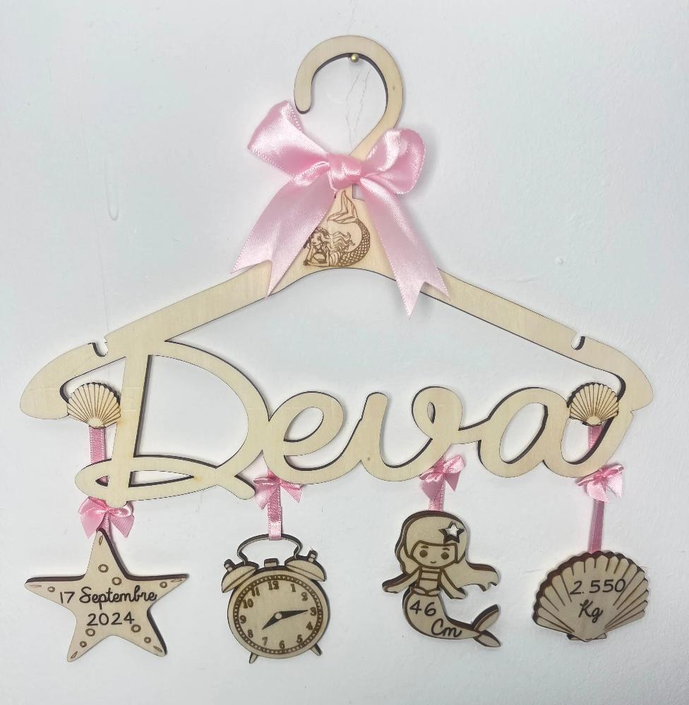 Cintre de naissance sirène personnalisé Laurie Déco et Lumières