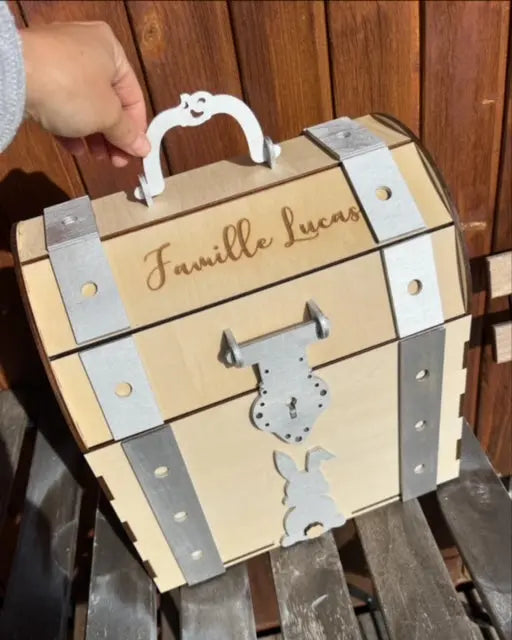 Coffre au trésor en bois personnalisé Laurie Déco et lumières