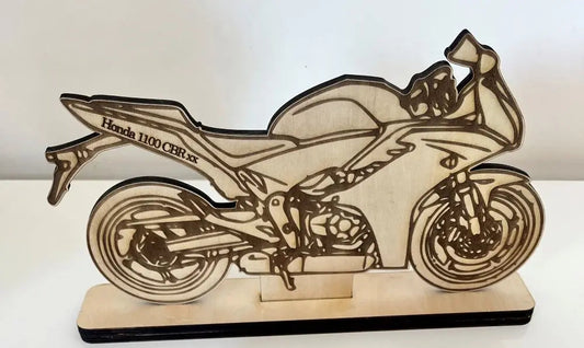 Décoration en bois personnalisée moto Laurie Déco et Lumières