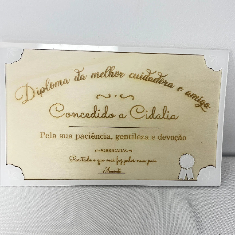 Diplôme en bois personnalisé Laurie Déco et Lumières