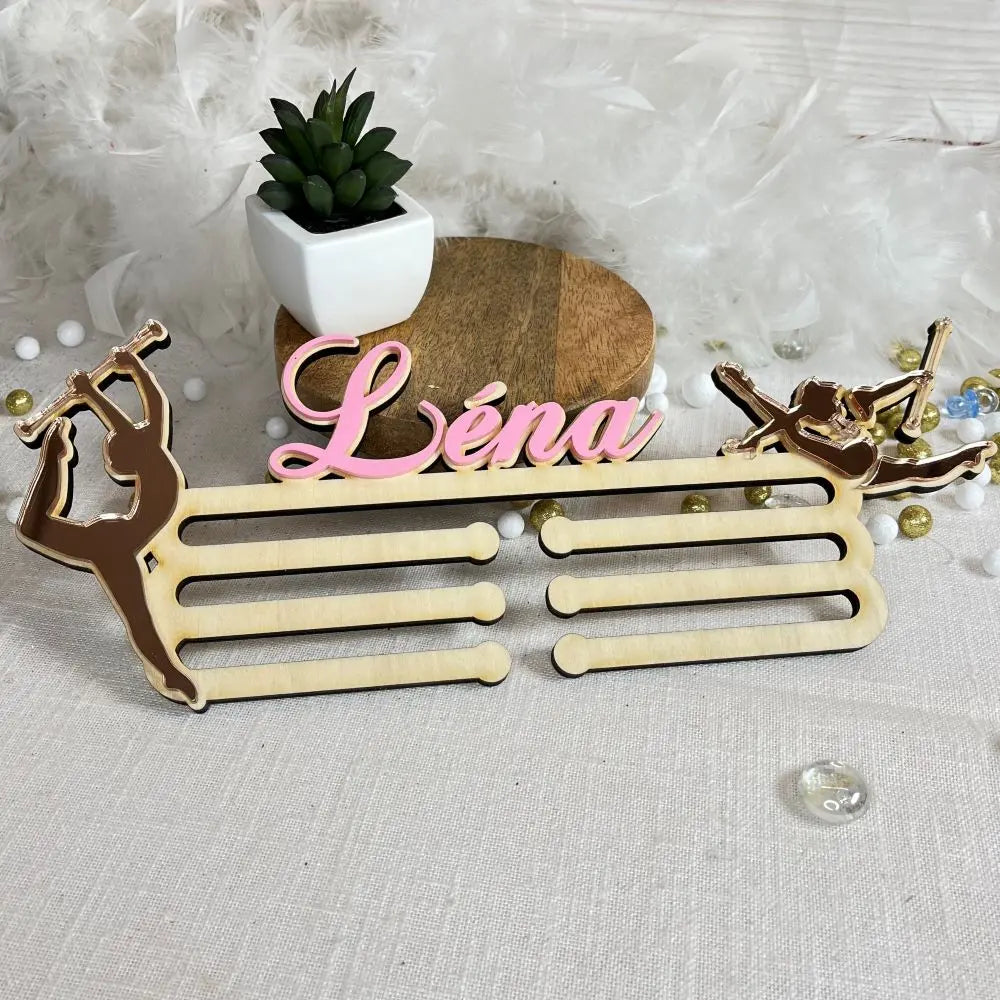 Porte Médailles en bois personnalisé Laurie Déco et lumières