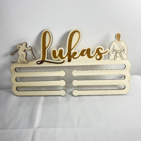 Porte médailles en bois personnalisé Laurie Déco et lumières