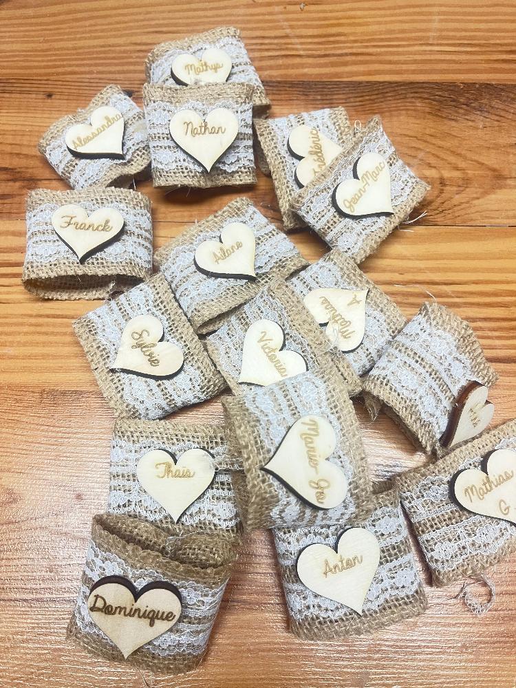 Rond de serviette personnalisé en jute Laurie Deco et lumières