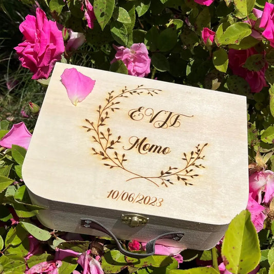 Valise personnalisée en bois EVJF Laurie Déco et Lumières