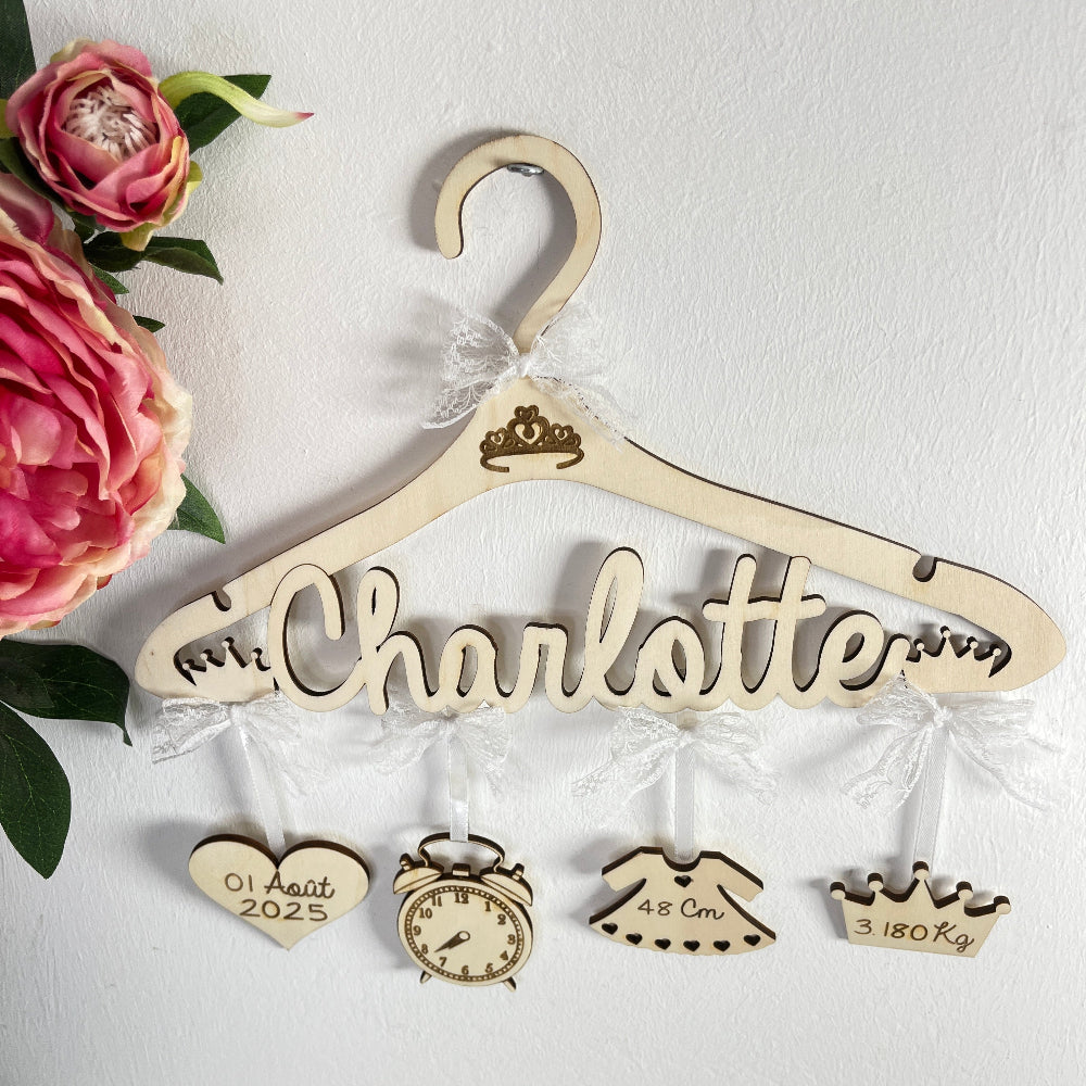 cintre en bois princesse personnalisable