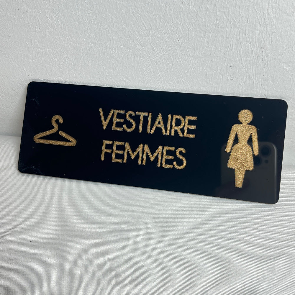 plaque signaletique en plexiglas personnalisable