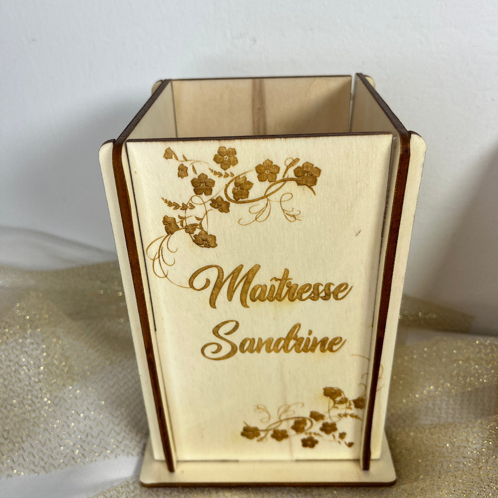 pot a crayon en bois floral personnalisable maitresse
