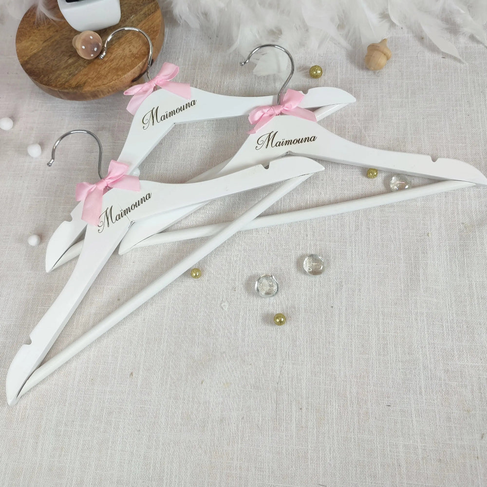 cintre personnalisé enfant en bois Laurie Deco et Lumieres