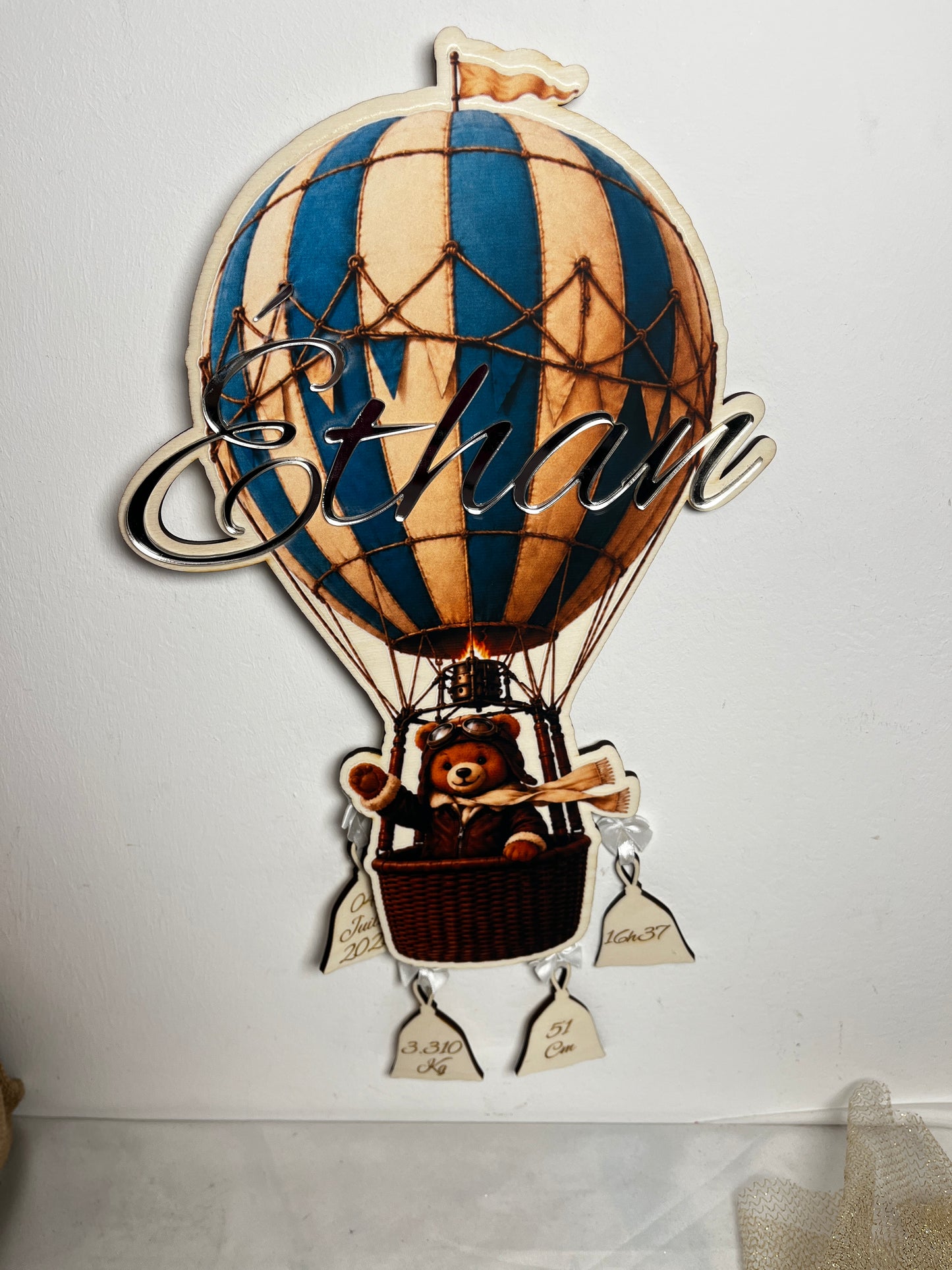 Décoration montgolfière de naissance avec suspension