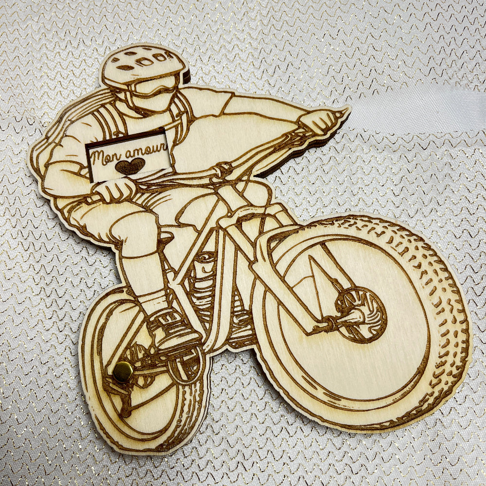 Carte annonce vtt personnalisée Laurie Déco et Lumières