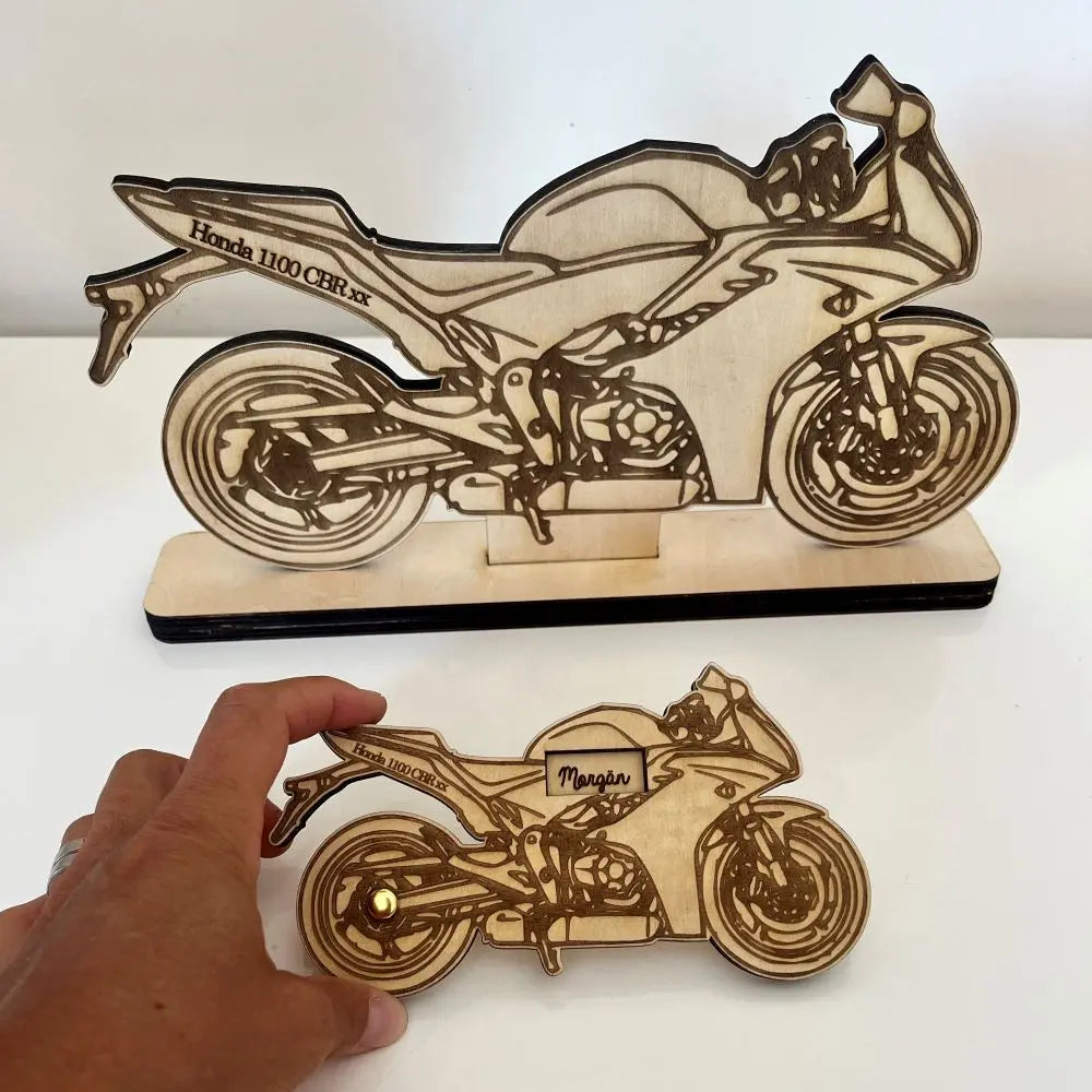 Décoration en bois personnalisée moto Laurie Déco et Lumières