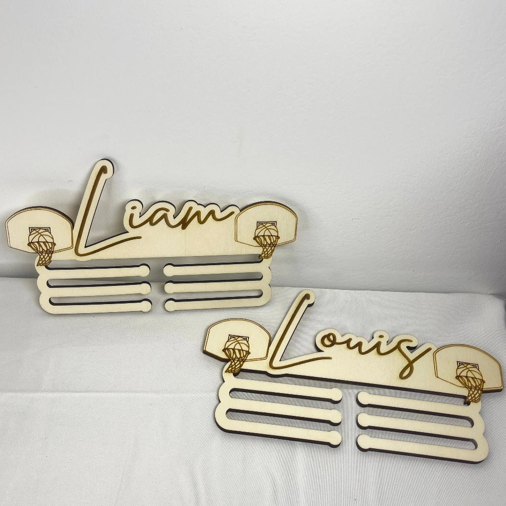 Porte médailles en bois personnalisé Laurie Déco et lumières