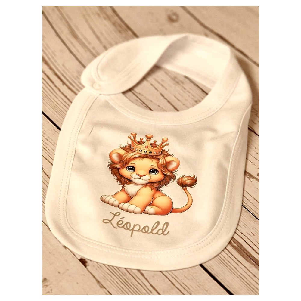 Bavoir bébé personnalisé avec prénom et motif lionceau couronné