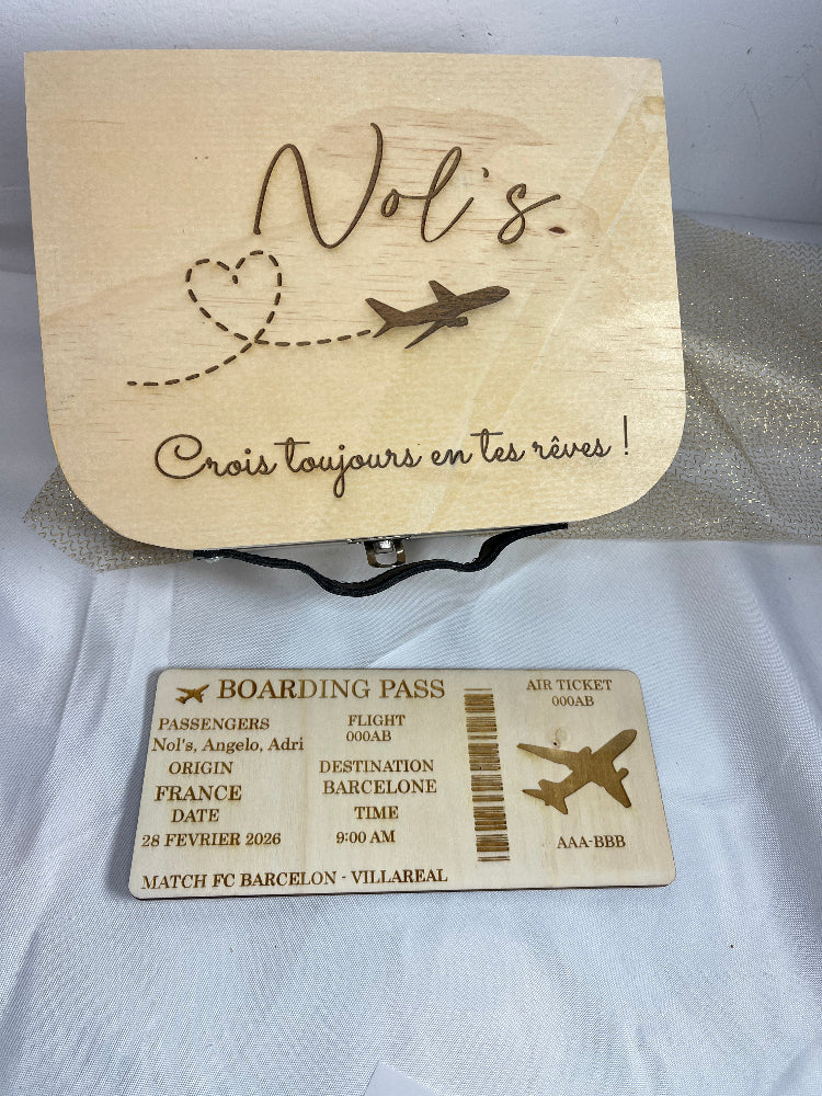boite voyage en bois personnalisable avec billet d'Avion