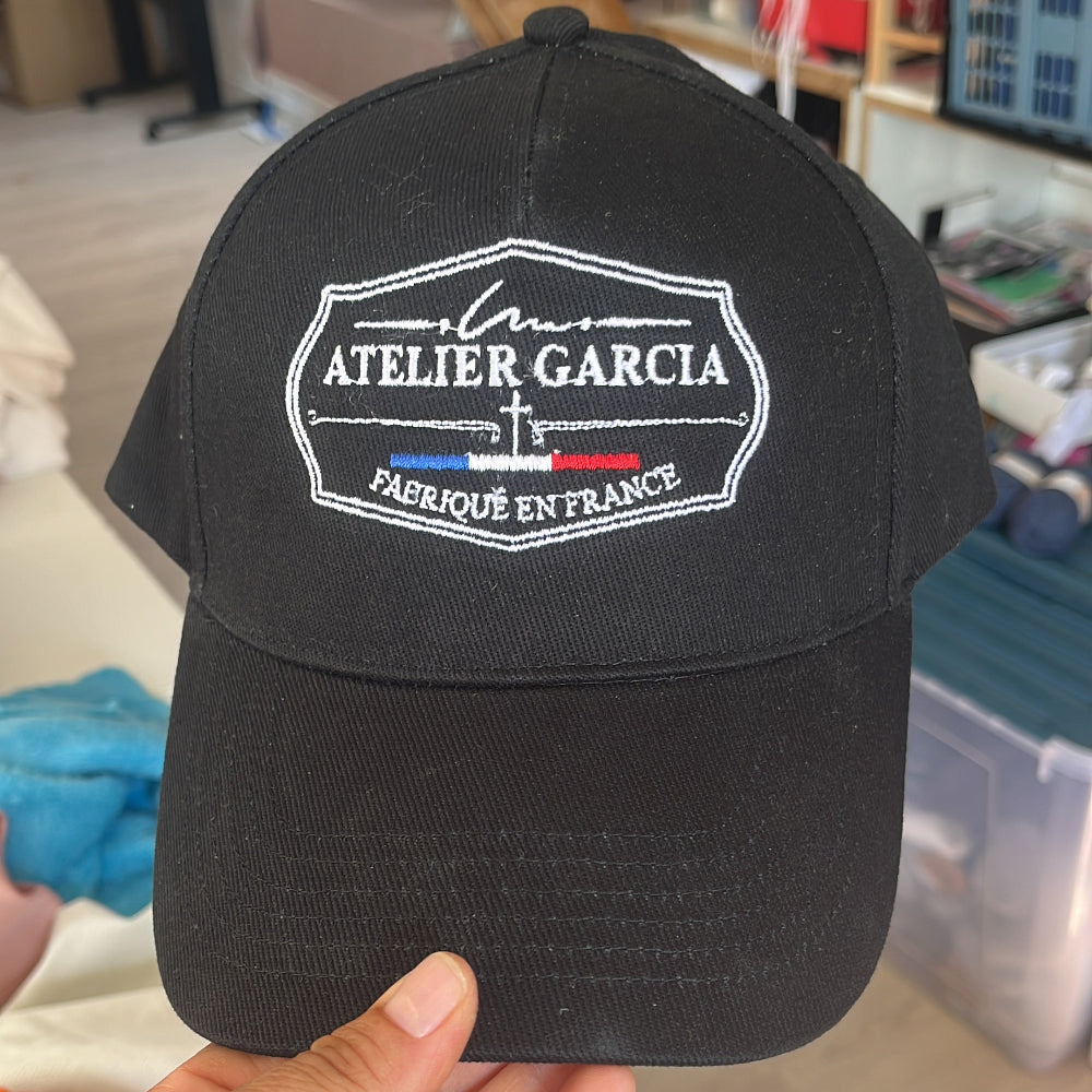 casquette noire broderie logo personnalisable