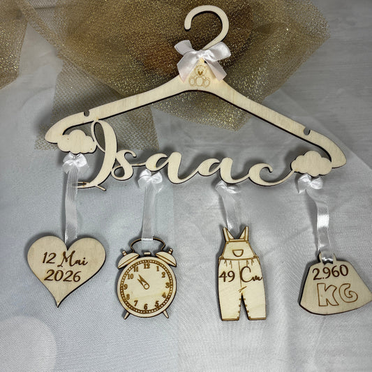 cintre petit garcon de naissance en bois personnalisable