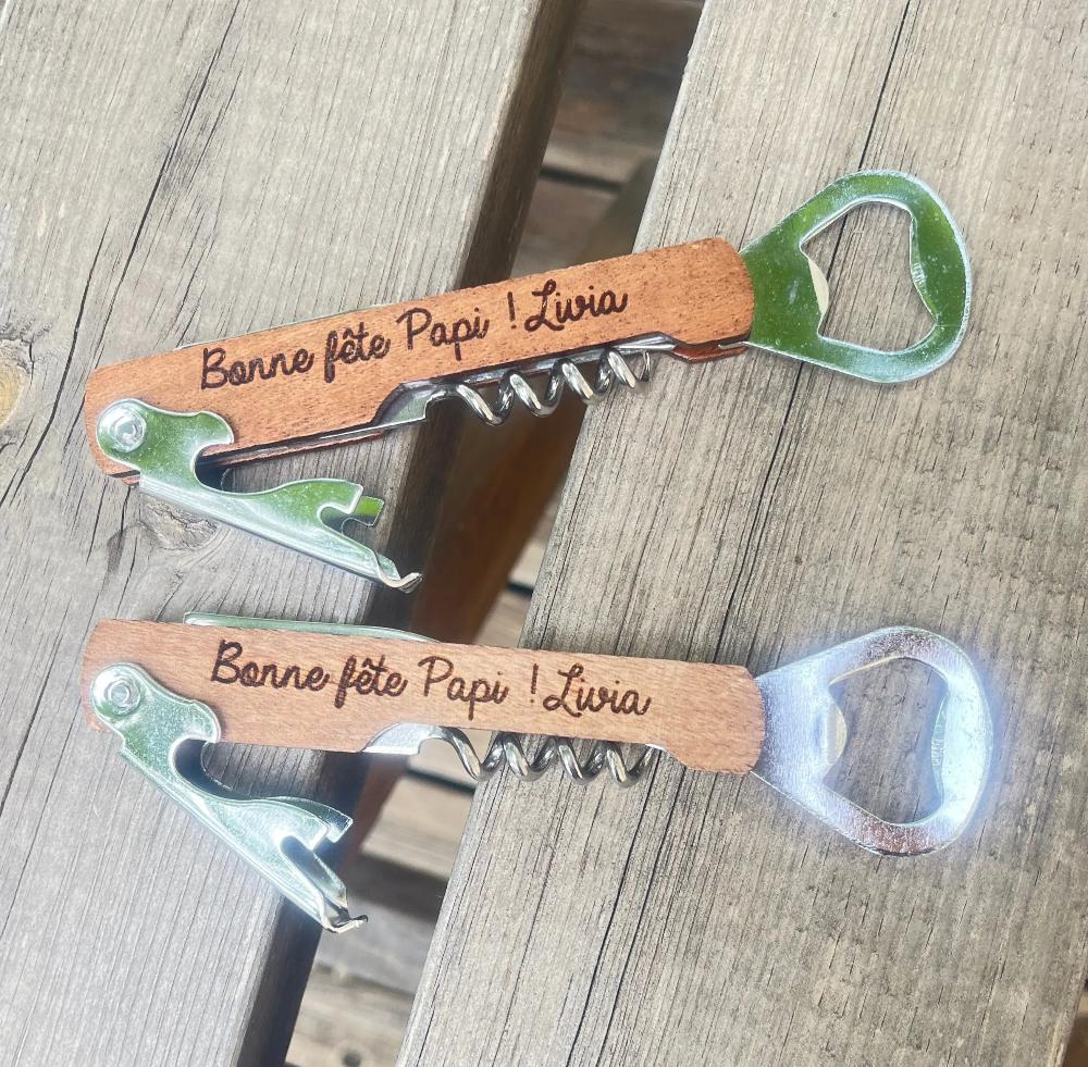 décapsuleur en bois personnalisé Laurie Deco et Lumieres