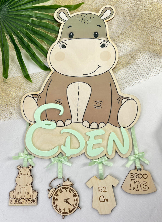 decoration de naissance en bois et couleur hippopotame