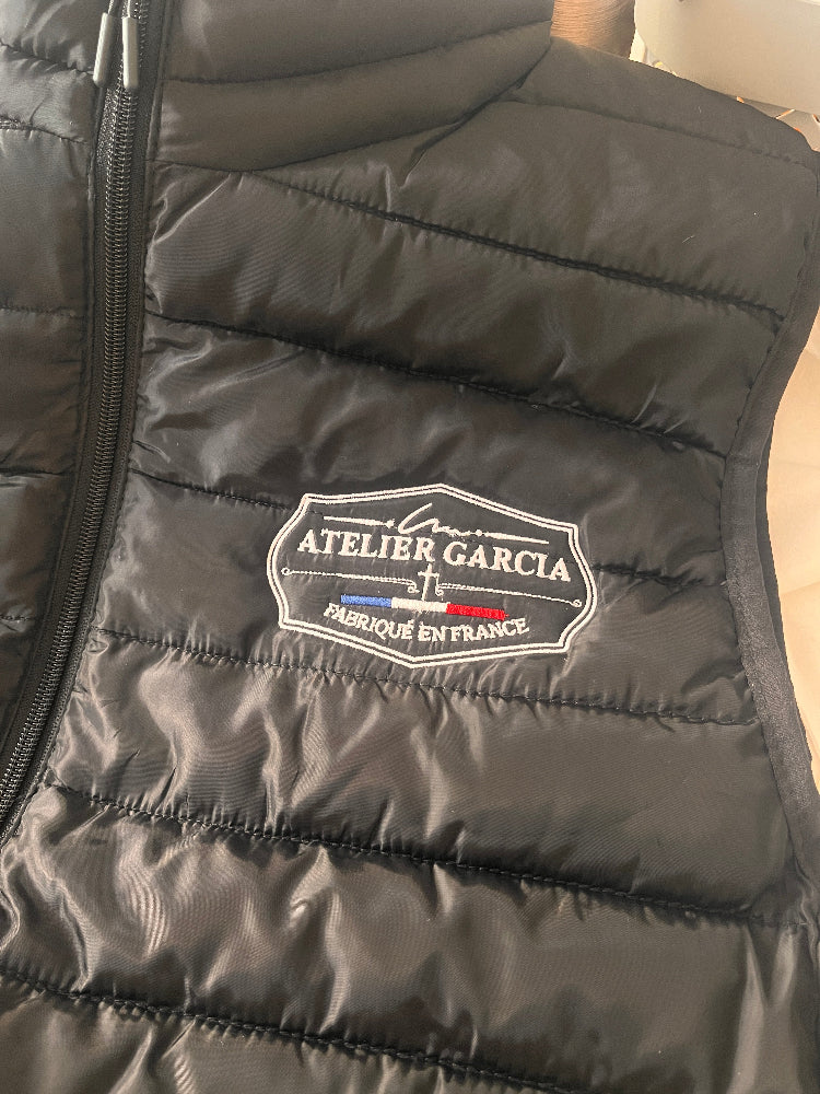 devant gilet sans manche broderie logo