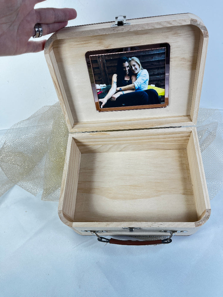 valise en bois souvenirs anniversaire personnalisable