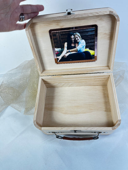 valise en bois souvenirs anniversaire personnalisable