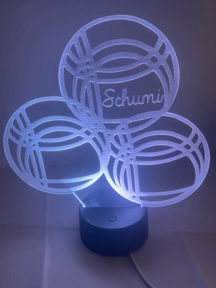 Offrez un cadeau unique et mémorable avec notre Panier de Naissance Personnalisé ! Ce coffret soigneusement conçu contient une sélection d’articles essentiels pour bébé, chacun personnalisé pour créer un cadeau aussi pratique que sentimentale. Composé d’un panier à couches, d’une peluche toute douce, d’une brosse délicate, d’un bavoir et d’un body, ce panier est l’option idéale pour une première fête de naissance ou pour célébrer un événement spécial dans la vie du bébé et de ses parents.

Chaque élément du